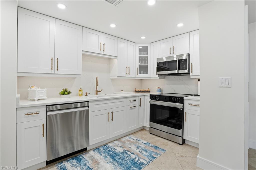 3443 Gulf Shore BLVD N 814 photo 23