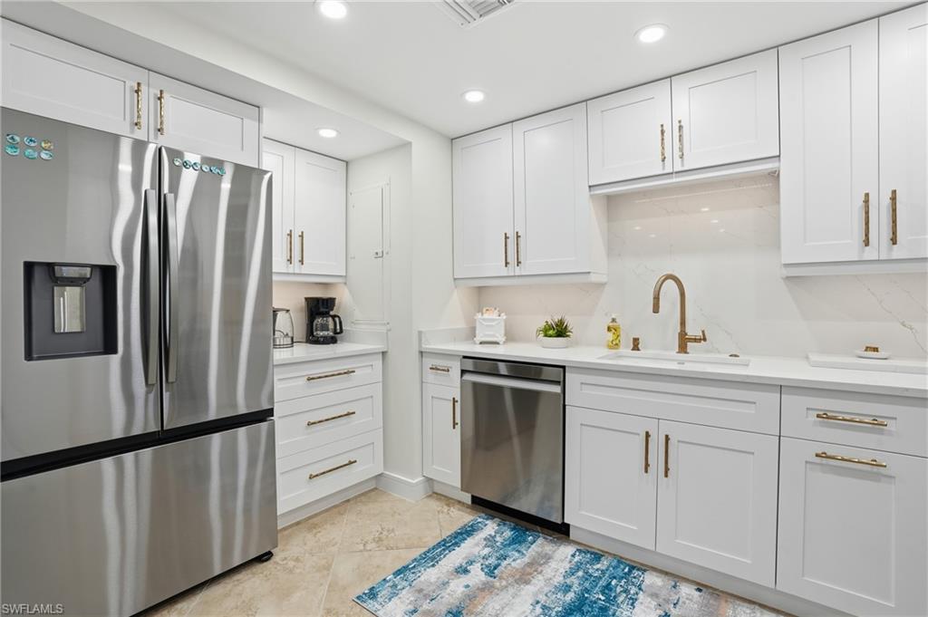 3443 Gulf Shore BLVD N 814