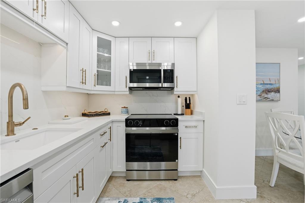 3443 Gulf Shore BLVD N 814 photo 24