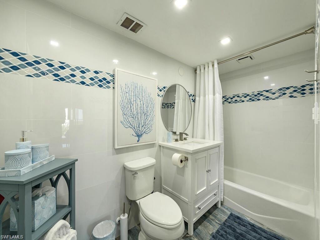 1 Bluebill AVE 703 photo 9