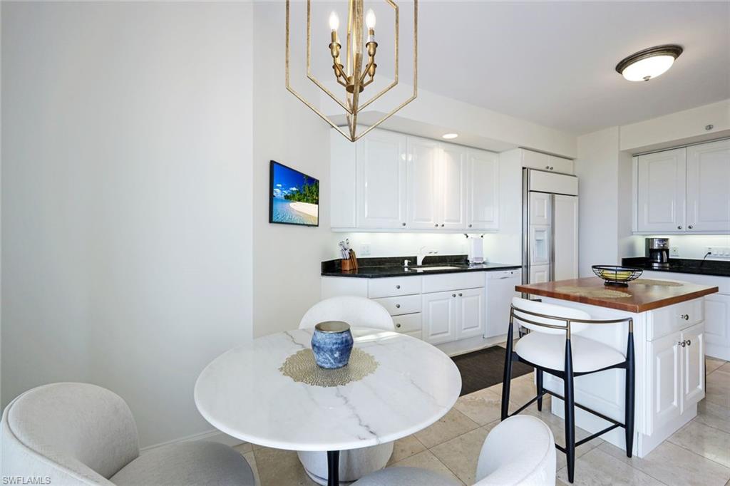 Dinning Table in Kitchen