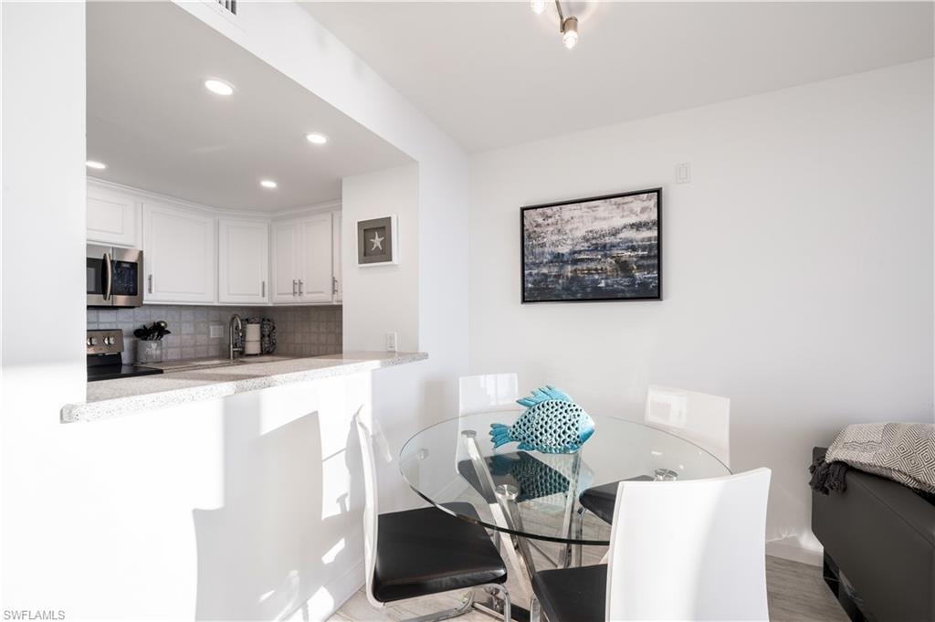 180 Seaview CT PH 1203 photo 9