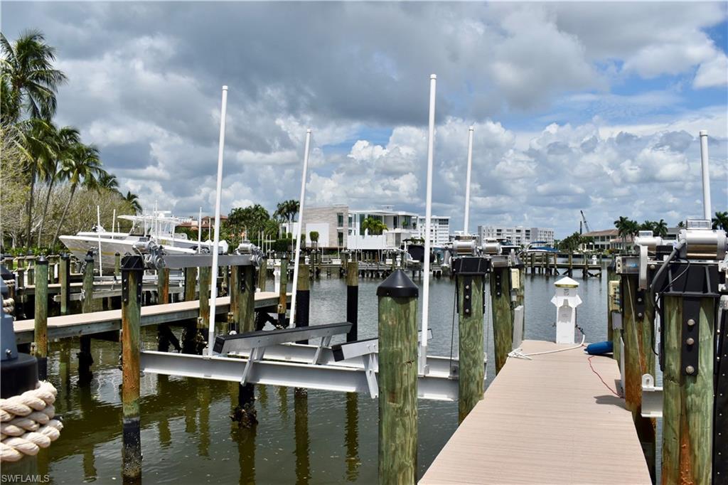 Dock area featuring 16K lift