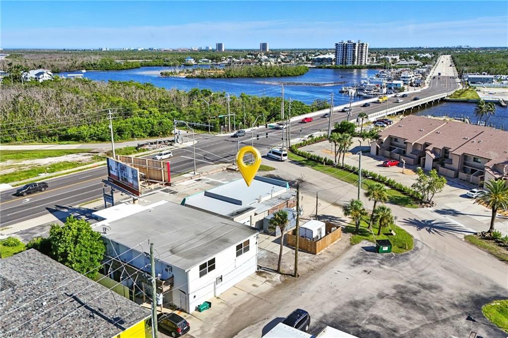 GREAT CORNER location at a signalized intersection — the busy gateway to Fort Myers Beach!