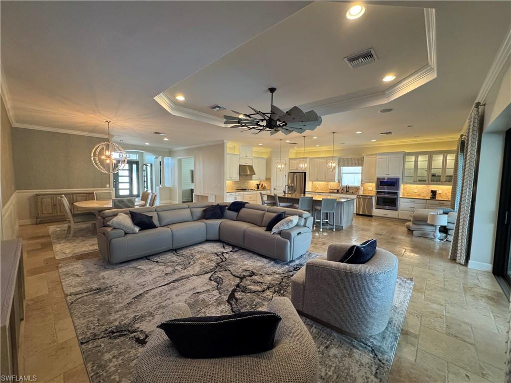 9470 Galliano TER photo 6
