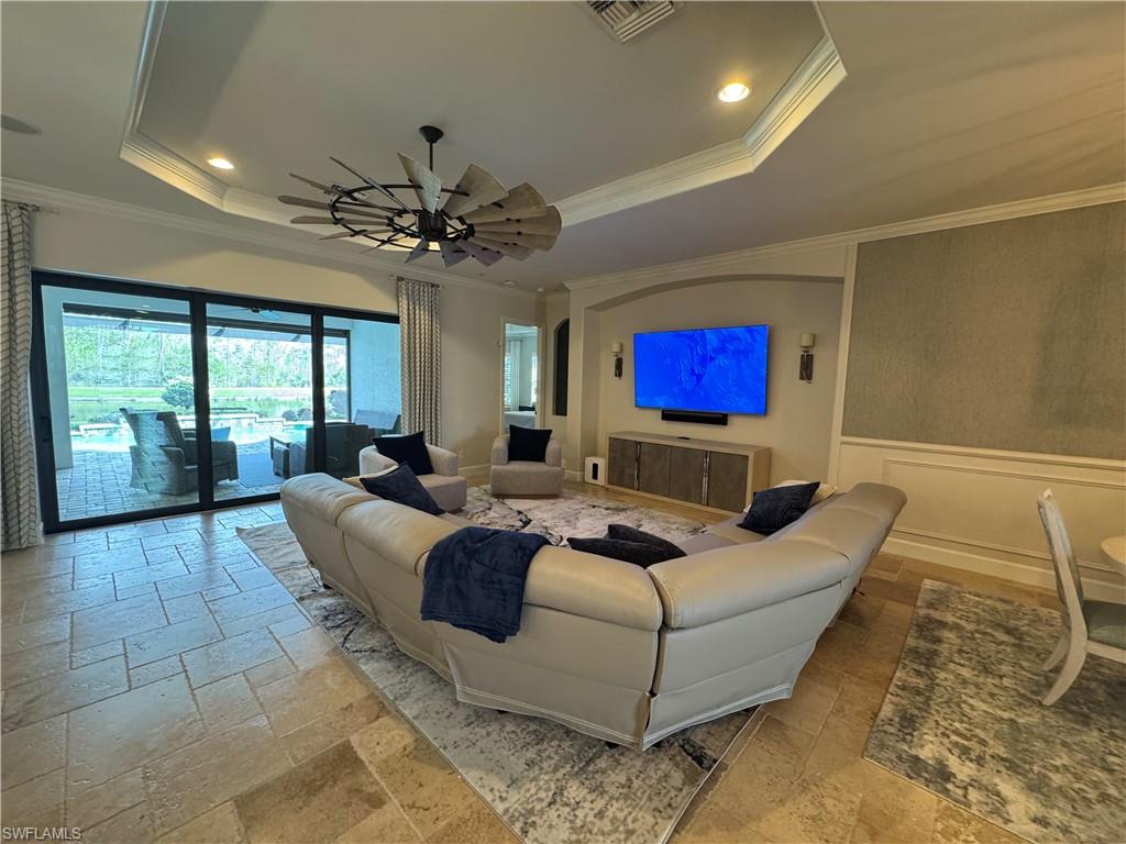 9470 Galliano TER photo 18