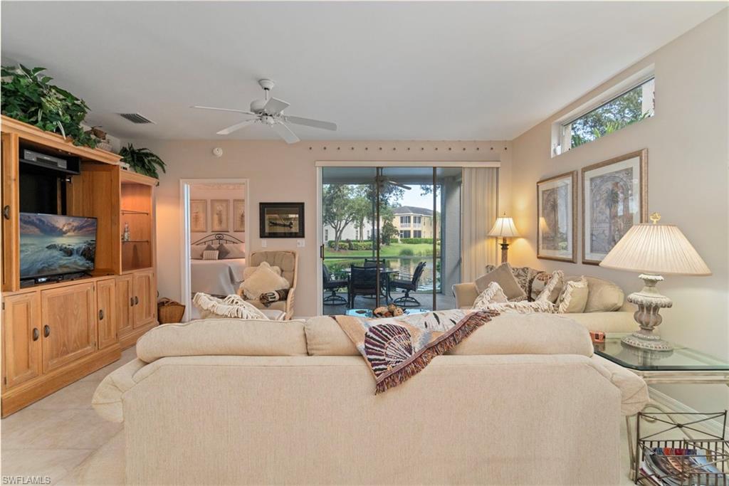 Living area with a ceiling fan