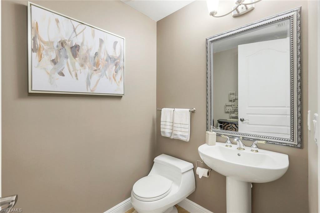 700 La Peninsula BLVD 206 photo 30