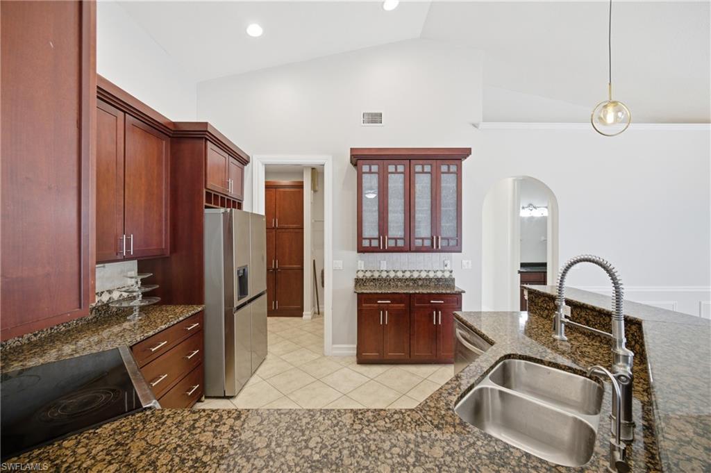 2538 SW 35th LN photo 15