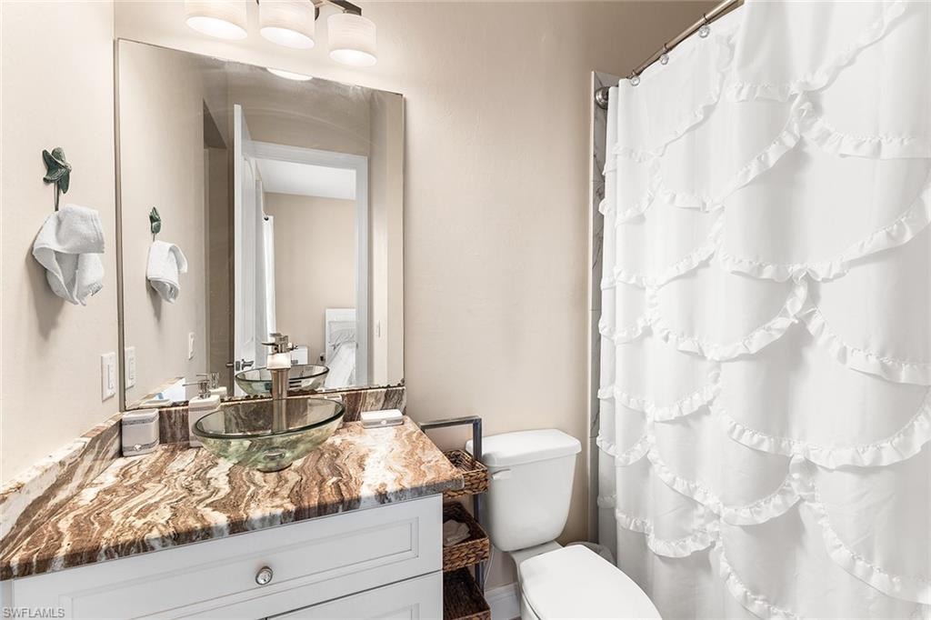 Bathroom 3 on suite to guest bedroom 3