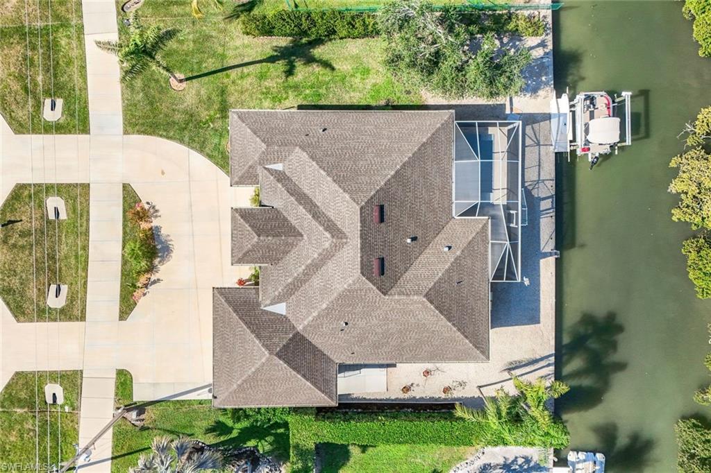 Aerial view of property and surrounding area