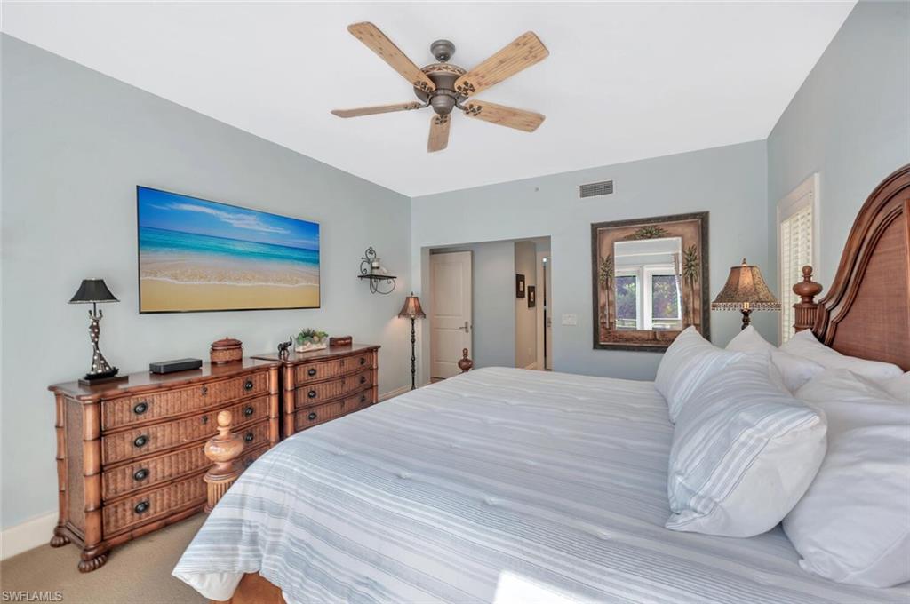 Primary Bedroom/King Bed