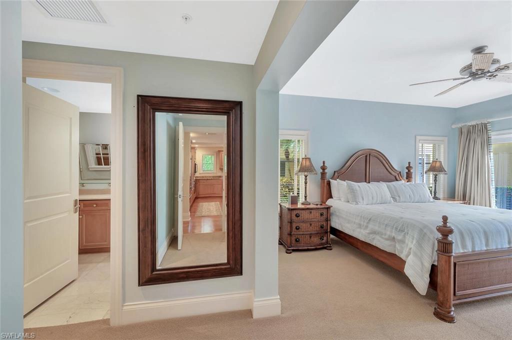 Primary Bedroom/King Bed