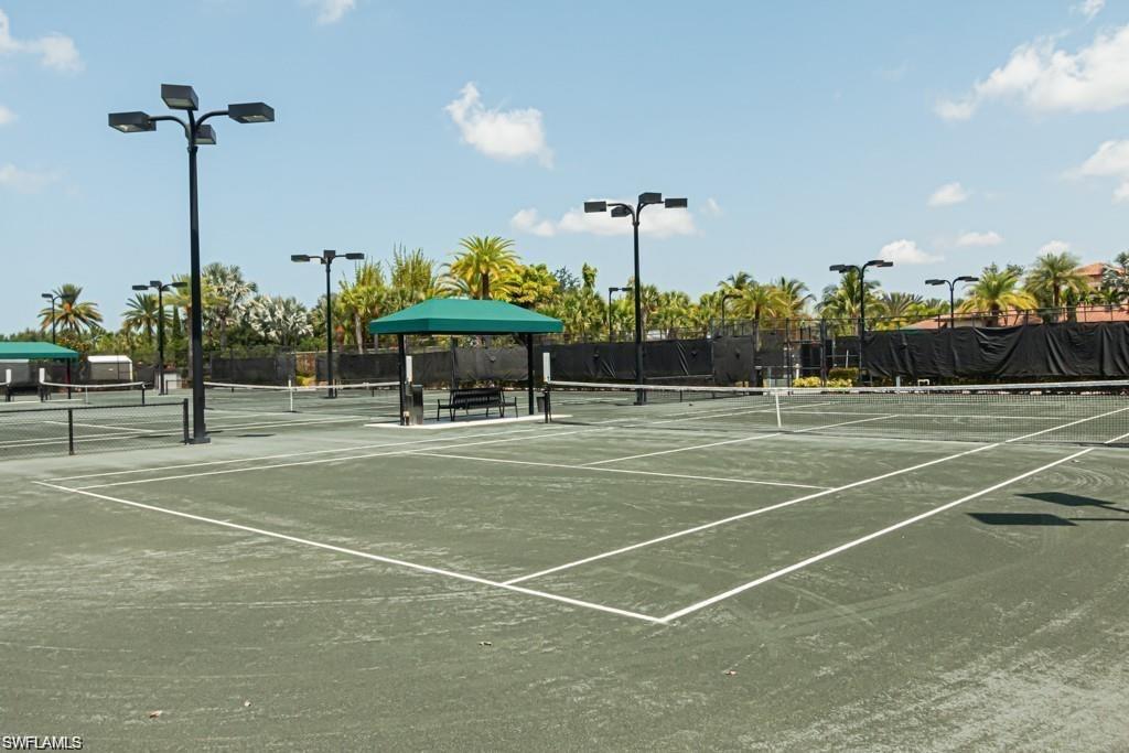 There are  a total of 6 tennis courts