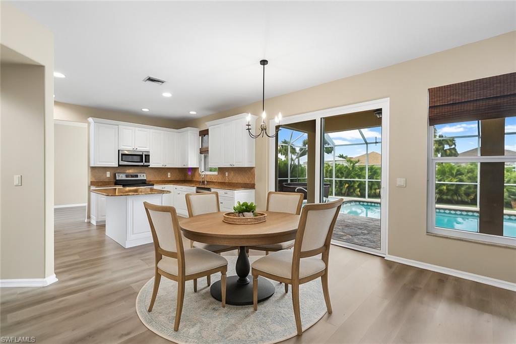 Virtually Staged Informal Dining