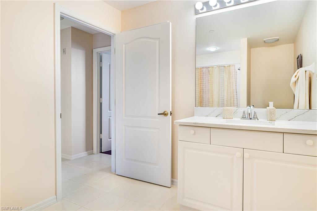 14815 Laguna DR 702 photo 36