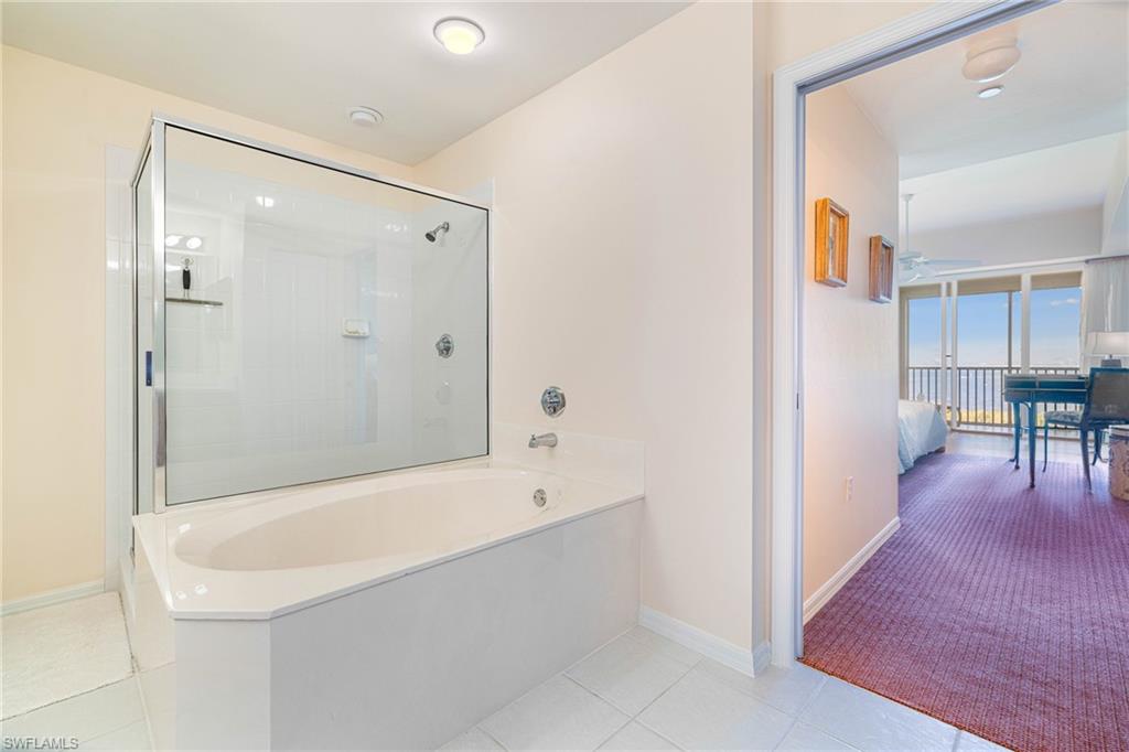 14815 Laguna DR 702 photo 20