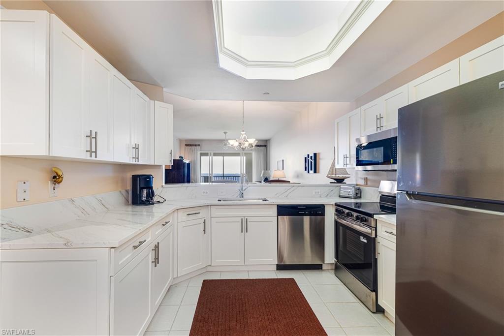 14815 Laguna DR 702 photo 10