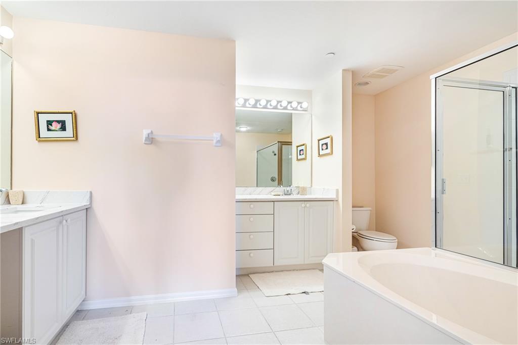 14815 Laguna DR 702 photo 19