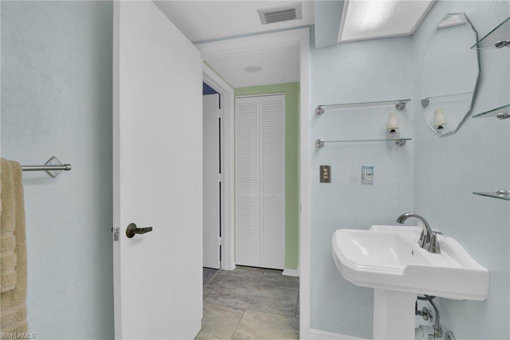 4604 Flagship DR 305 photo 20