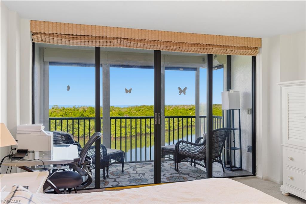 Lanai West