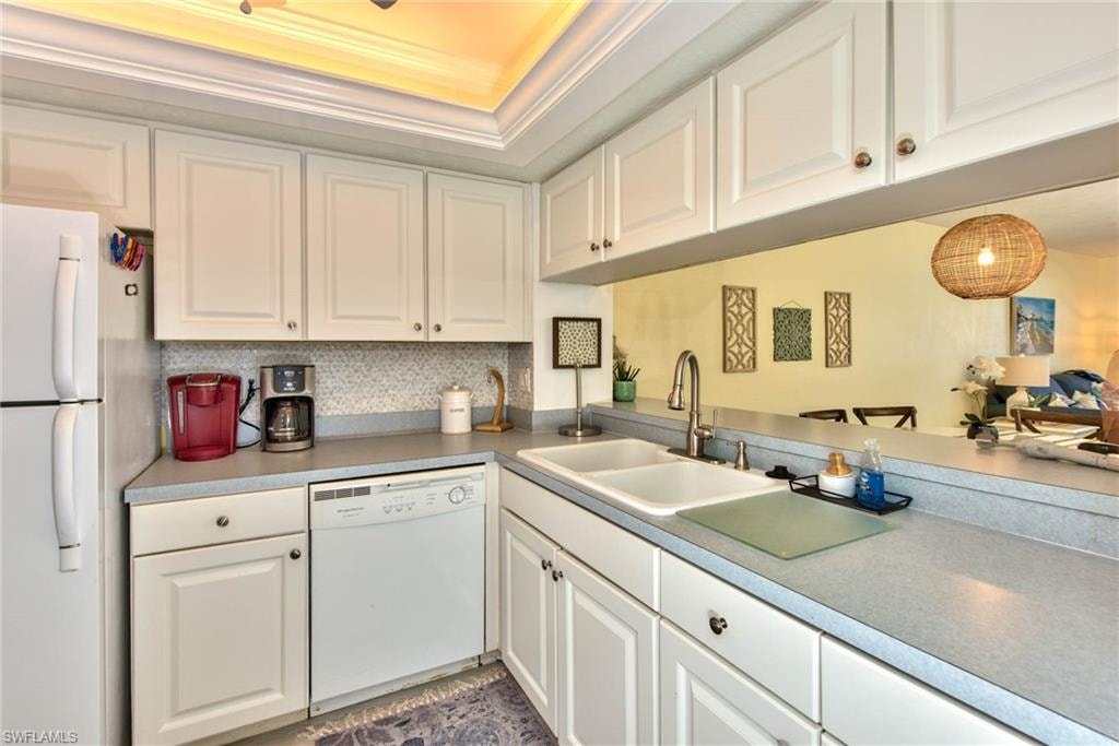 7500 Estero BLVD 202 photo 12