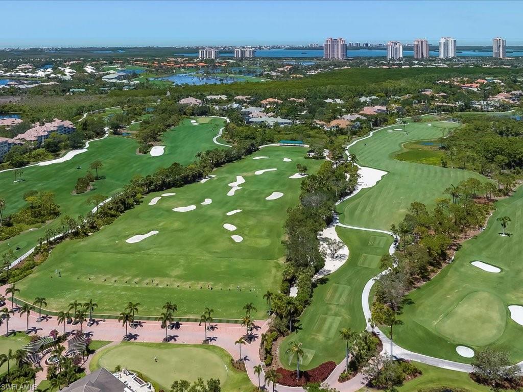 World-Class Ammenities... 5 Championship Golf Courses...