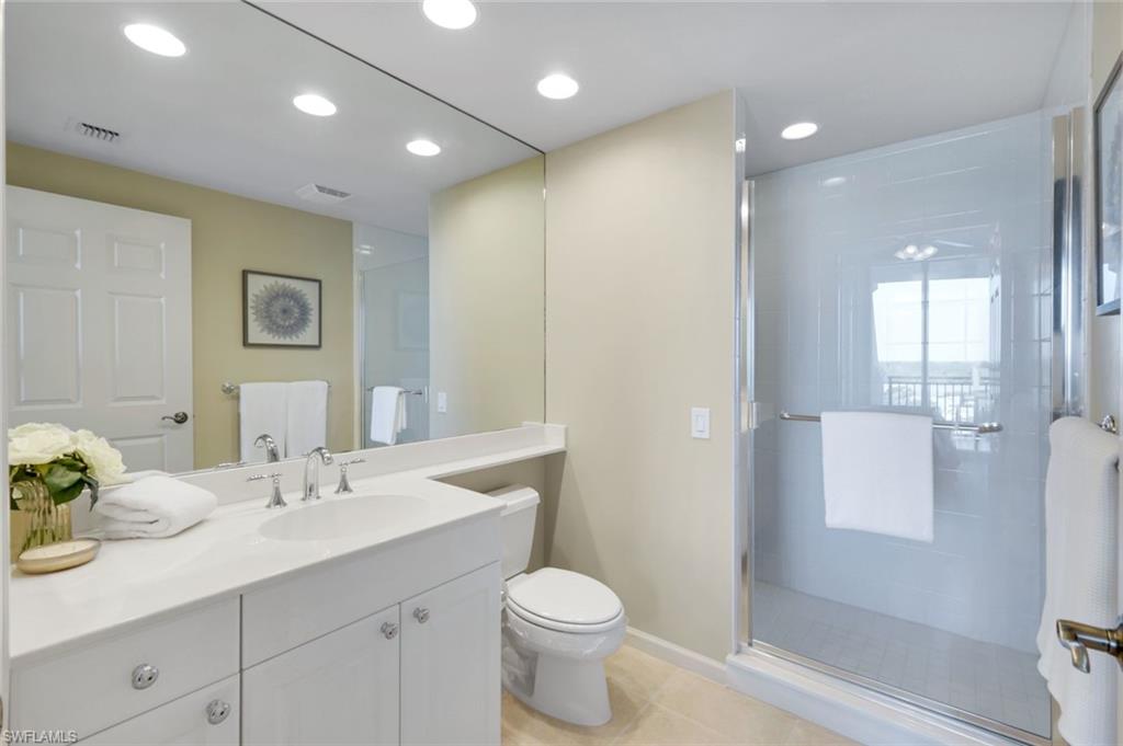 ensuite bath guest 1