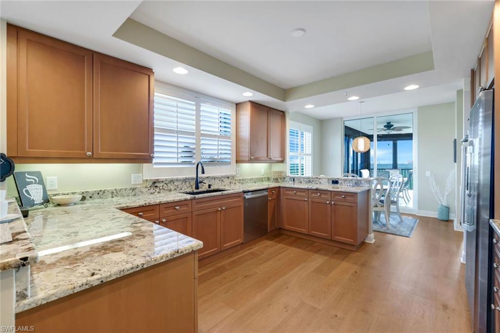455 Cove Tower DR 801 photo 15