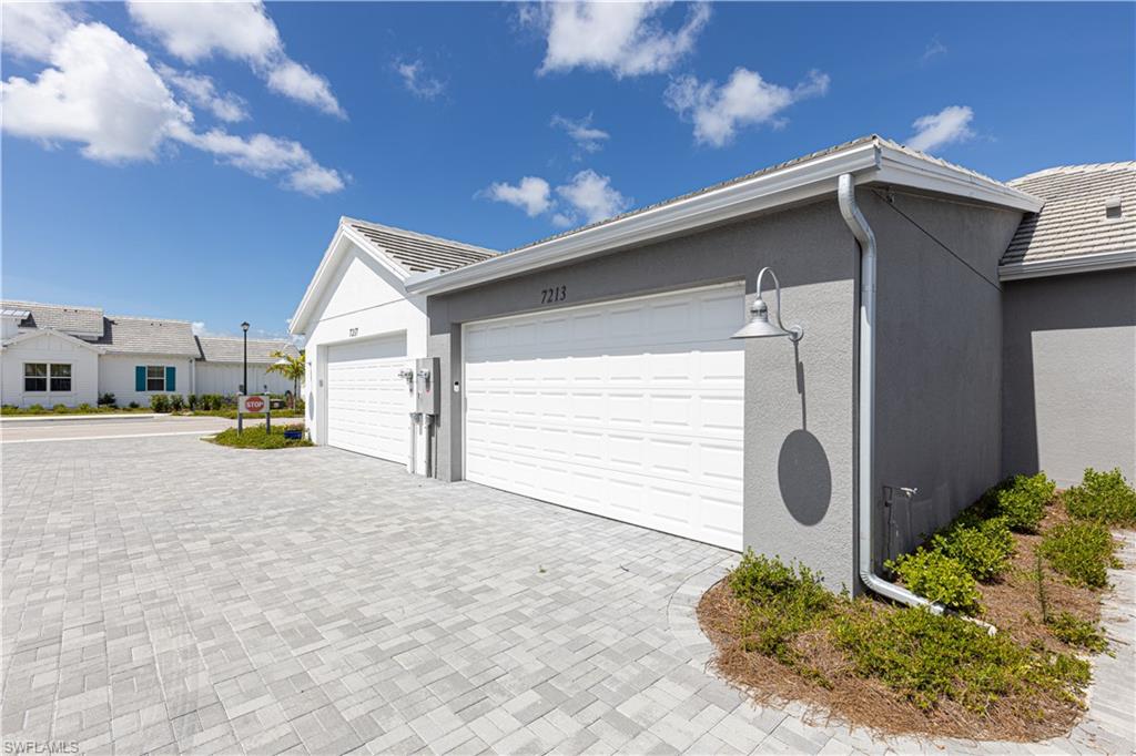 7213 Saona CT photo 19