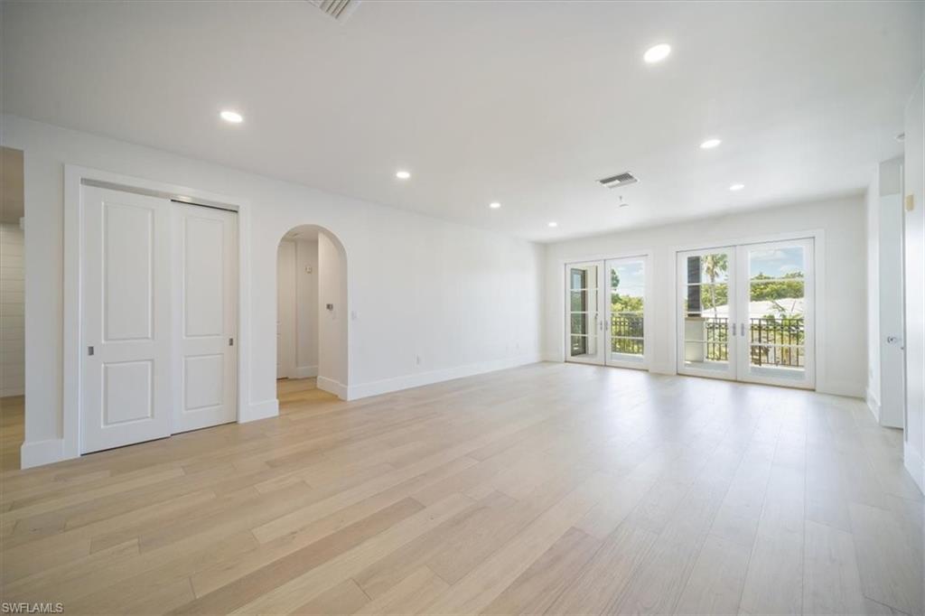 wide plank hardwood floors
