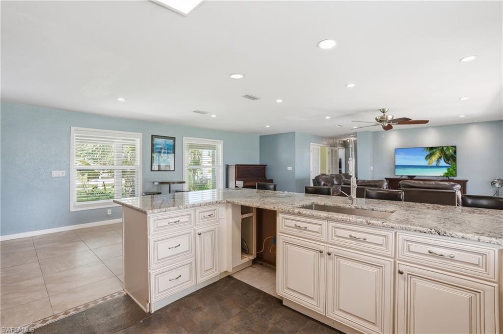 5229 Pelican BLVD photo 21