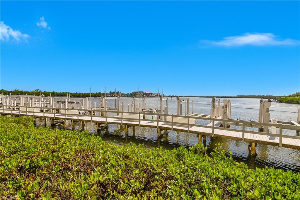 Boat dock & fishing pier