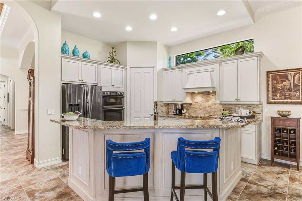 Kitchen with wrap-a-round island