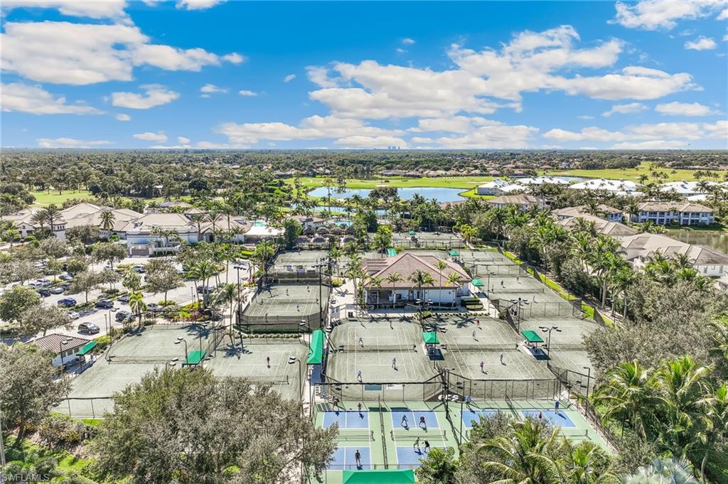 Players Club tennis / pickleball courts