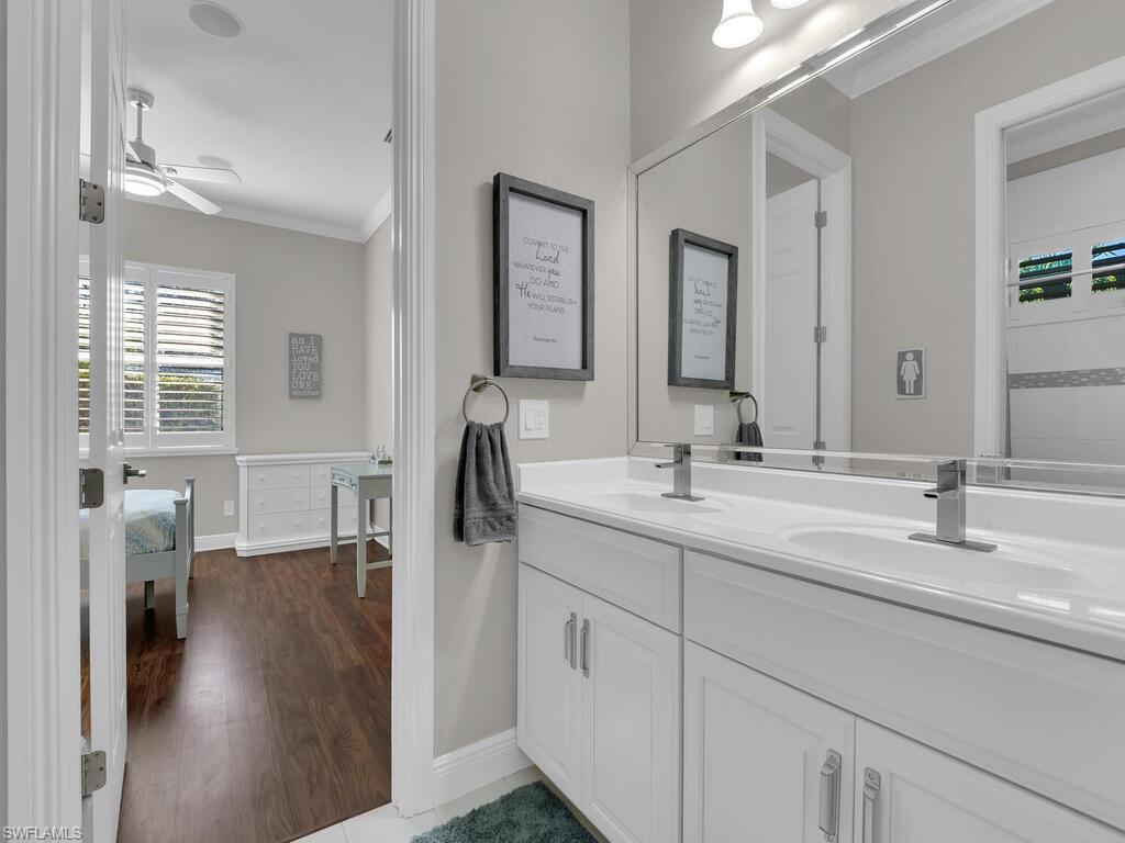 Jack-n-Jill Bath