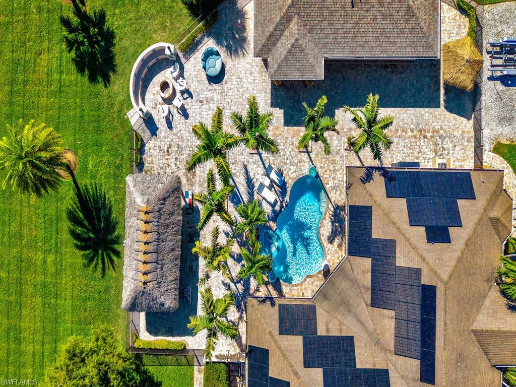 Luxury Features Inside & Out