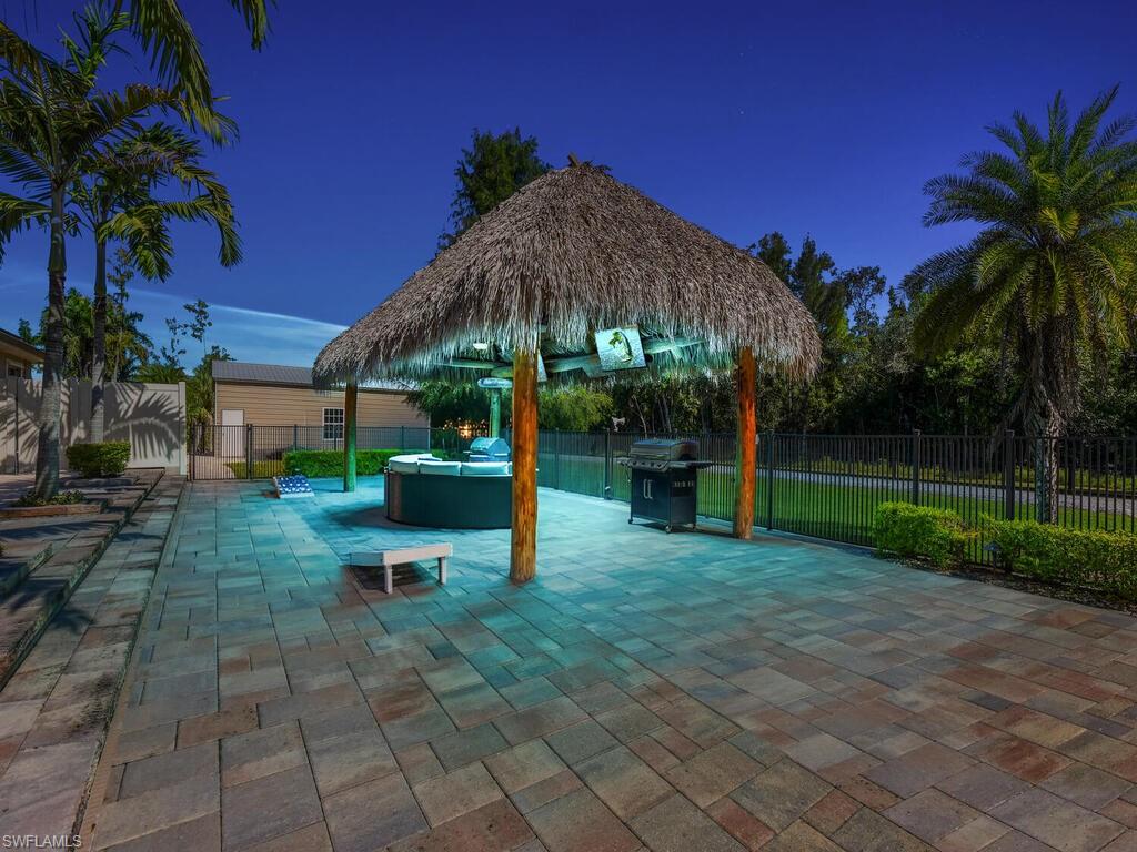 Custom Tiki Hut