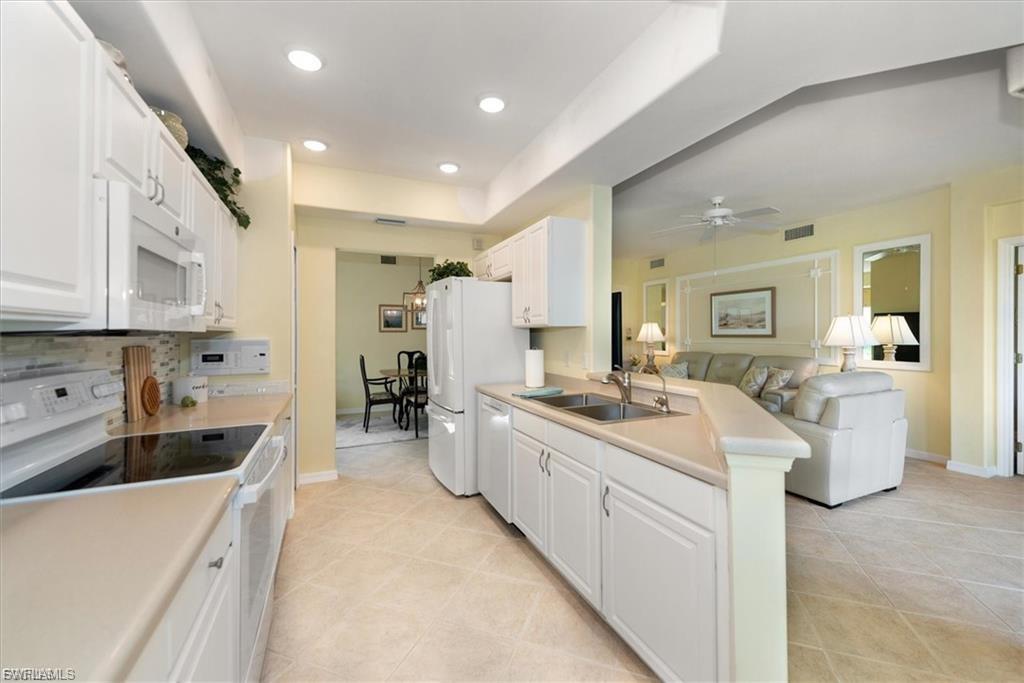 11033 Mill Creek WAY 202 photo 7