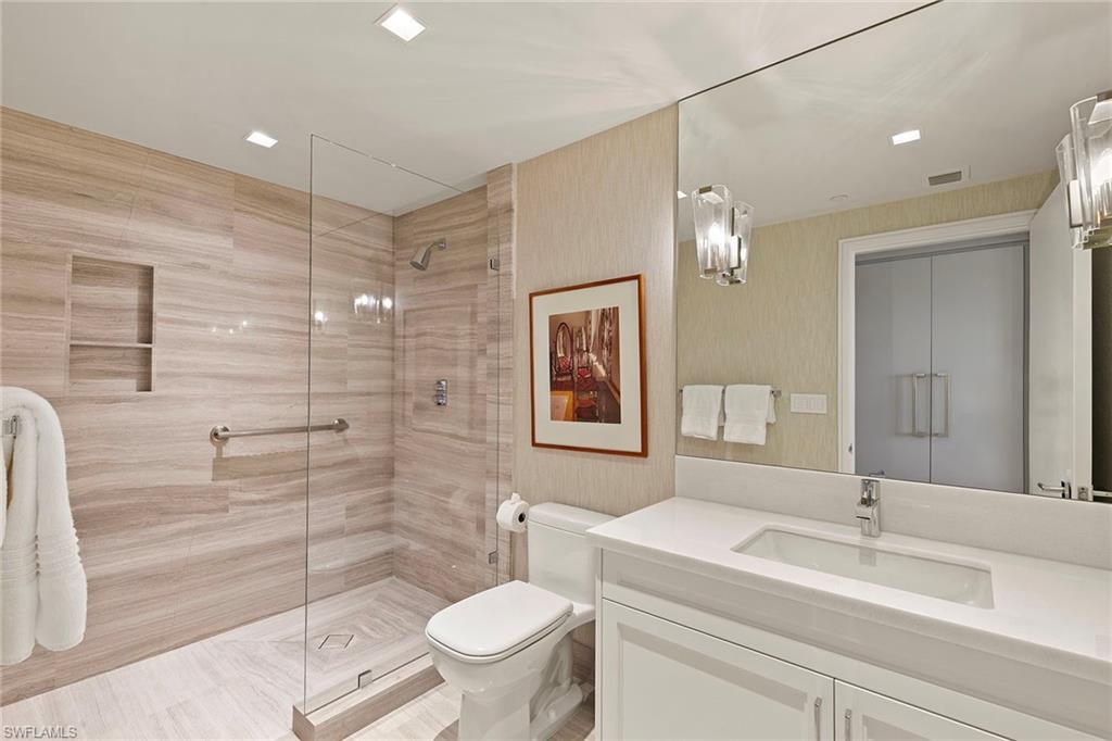 6897 Grenadier BLVD 902 photo 35