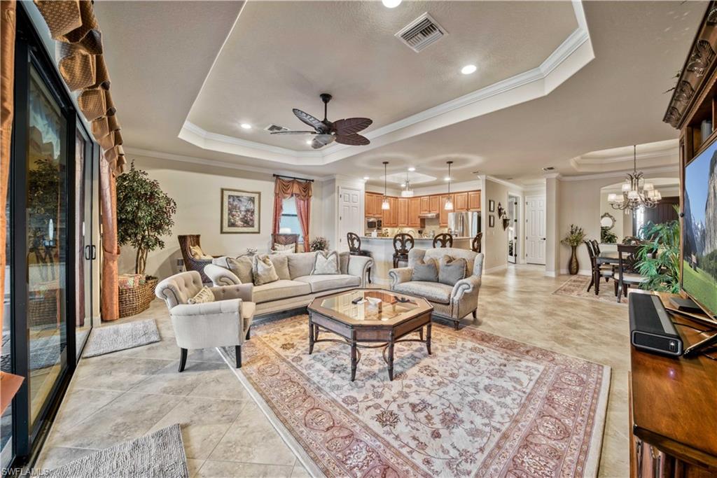9446 Piacere WAY photo 11