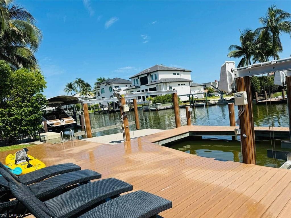 437 Trade Winds AVE photo 32