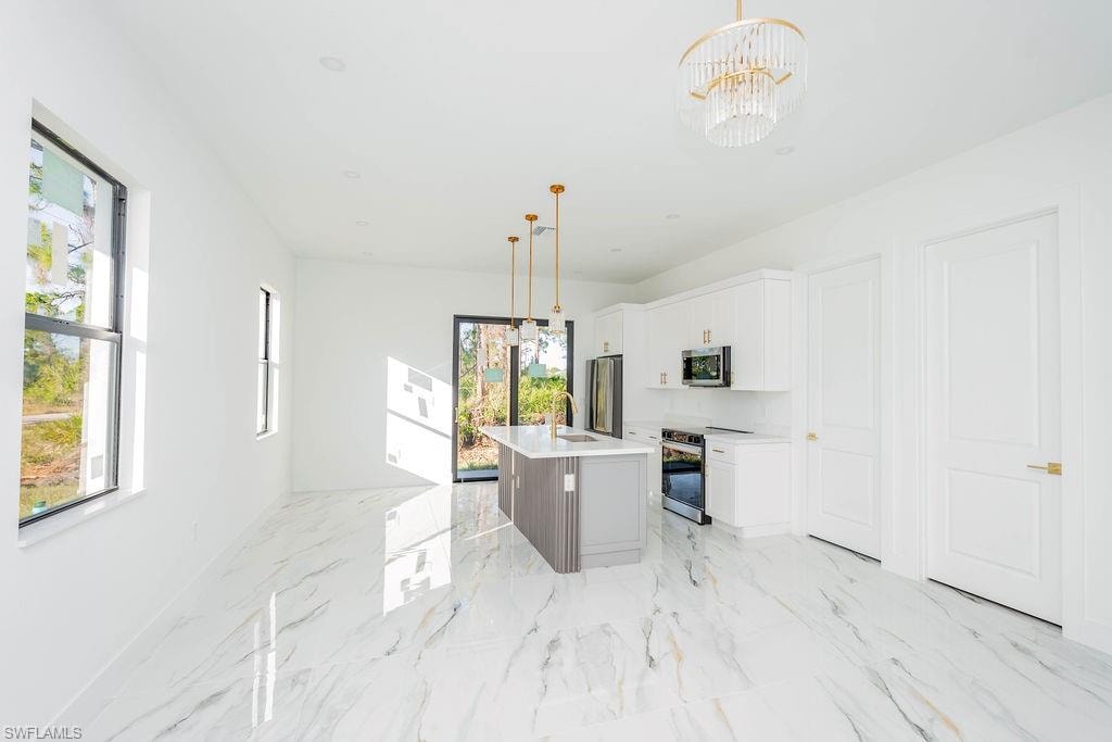 1005 Brenton AVE
