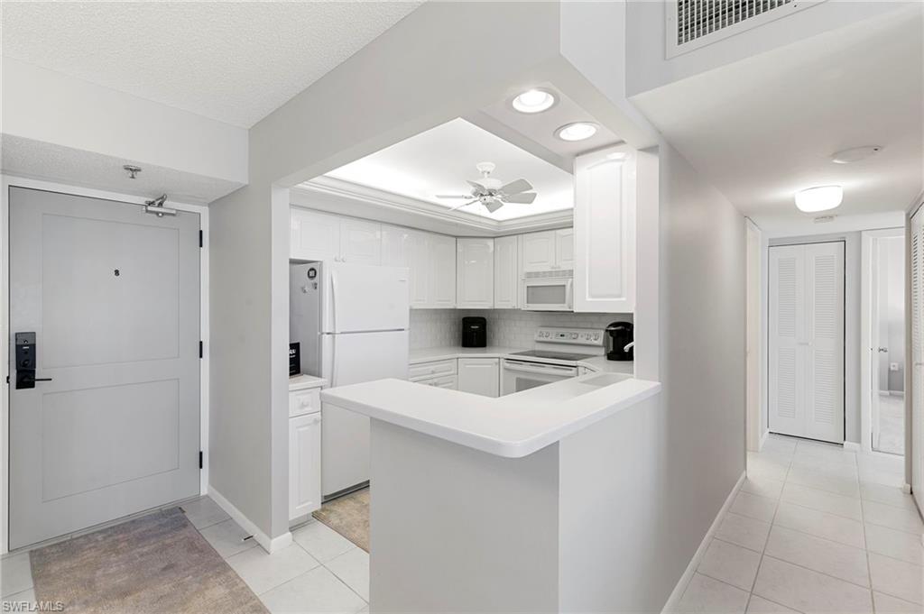 320 Seaview CT 709