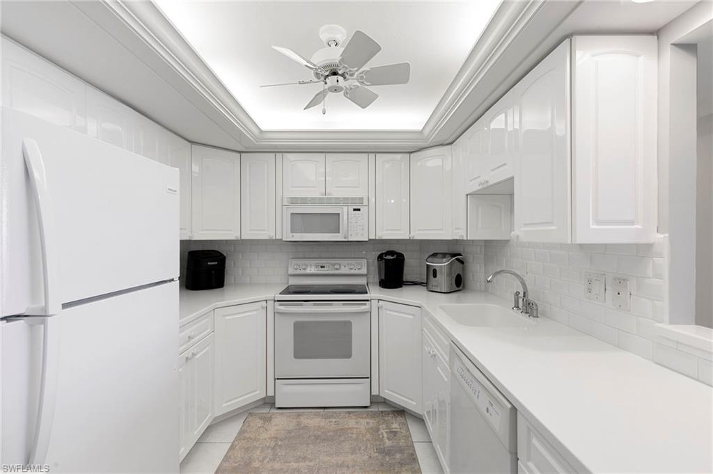 320 Seaview CT 709