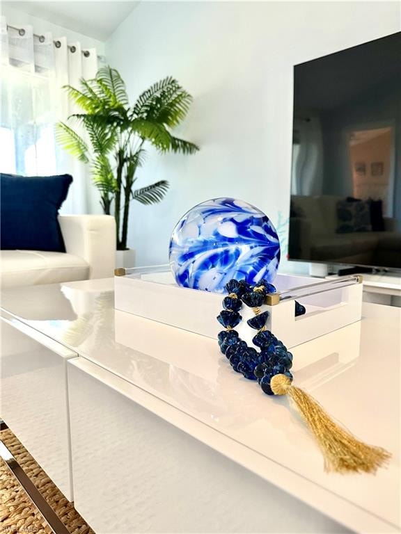 9828 Luna CIR H203