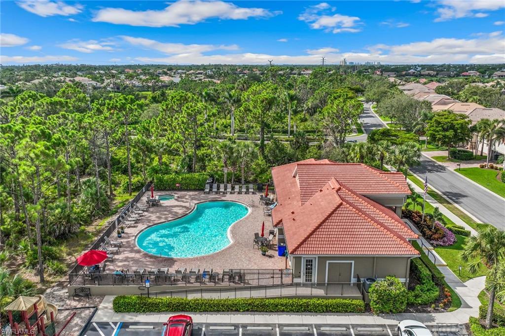 Swimming pool and spa, plus a clubhouse with a meeting room and fitness room.