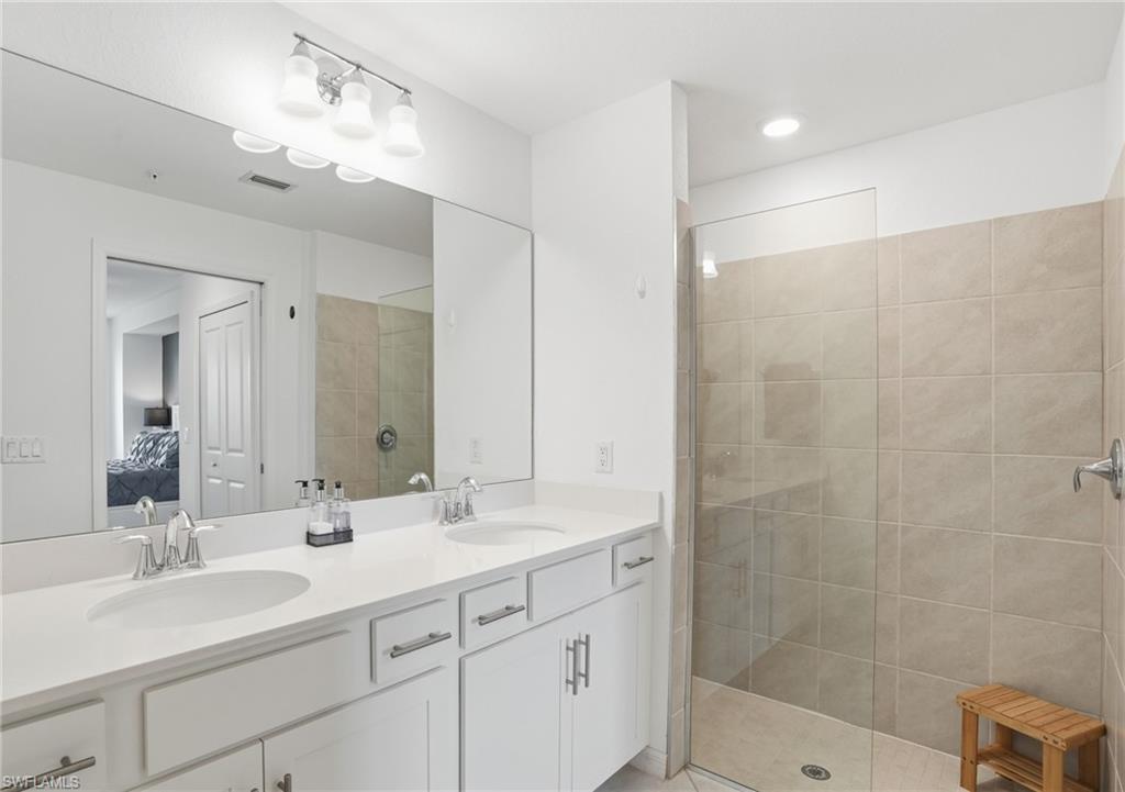 14204 Heritage Landing BLVD 712 photo 18