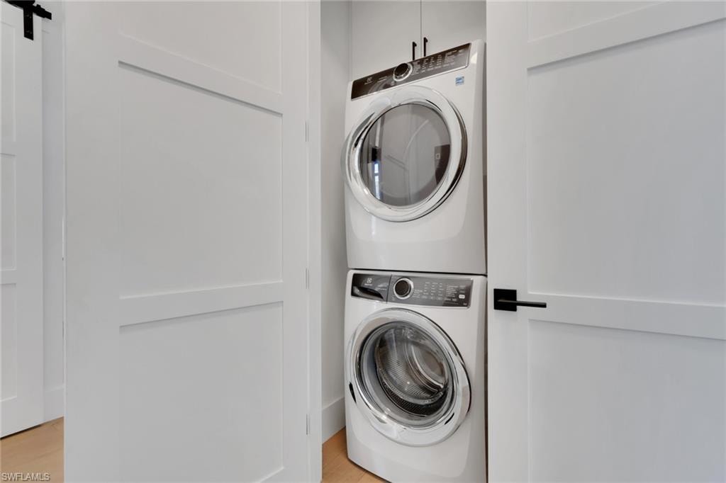 850 Central 303 photo 27