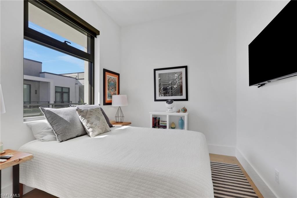 850 Central 303 photo 26